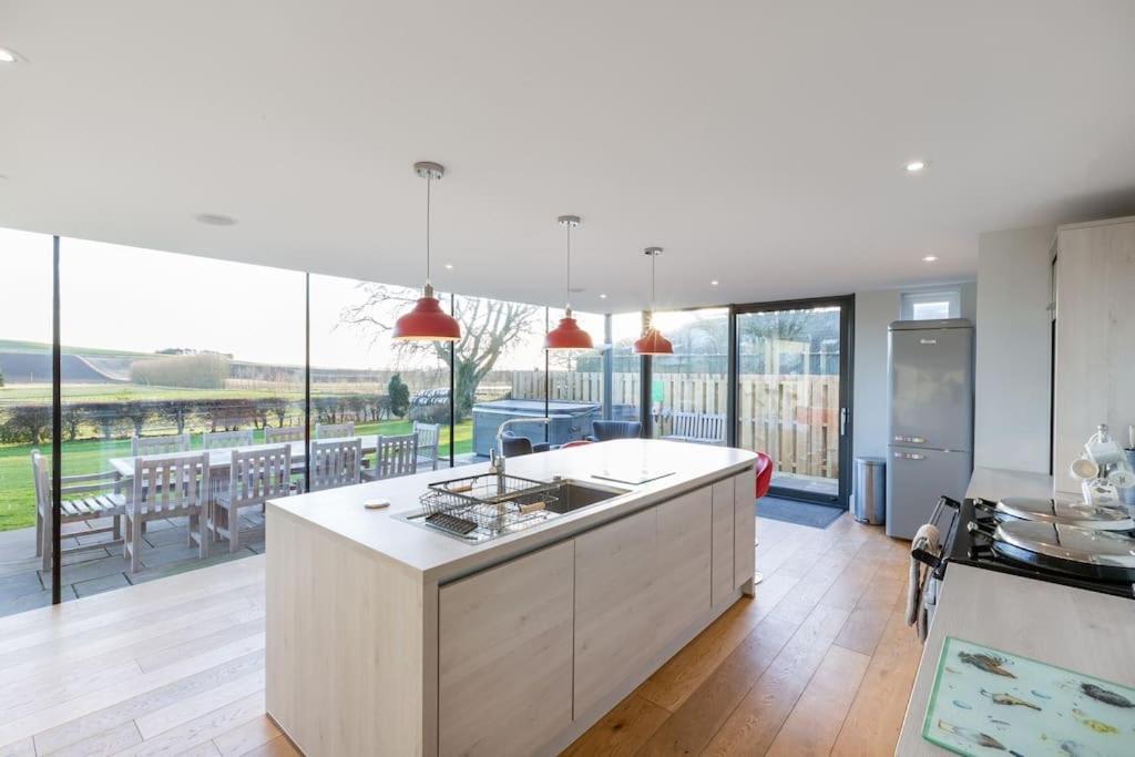 Greenmyre With Hot Tub Holiday home *