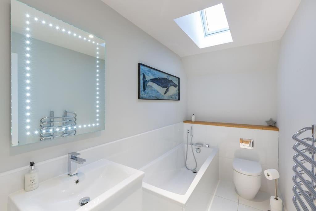 Greenmyre With Hot Tub Holiday home
