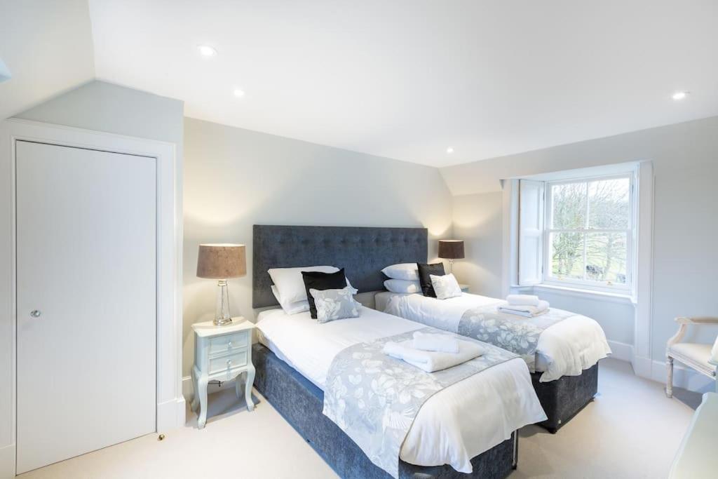 Greenmyre With Hot Tub Holiday home Kirriemuir